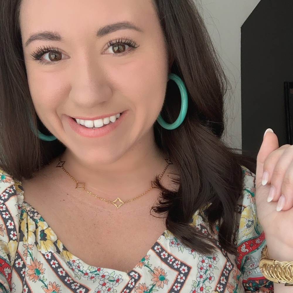 Meet your Posher, Amanda from Delta Blair Boutique